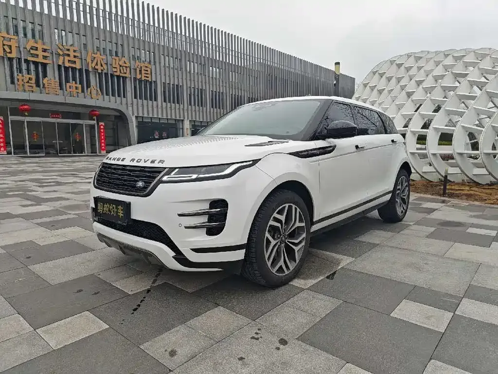Land Rover Evoque — фото 1