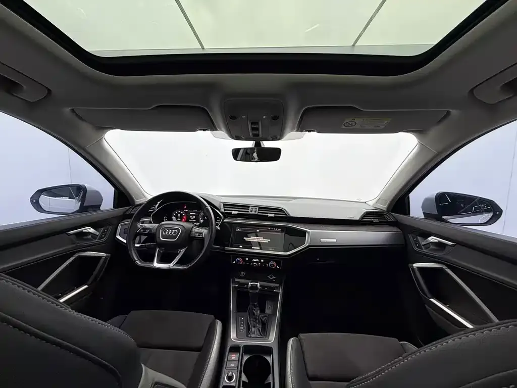 Audi Q3 2021 из CN, фото 4