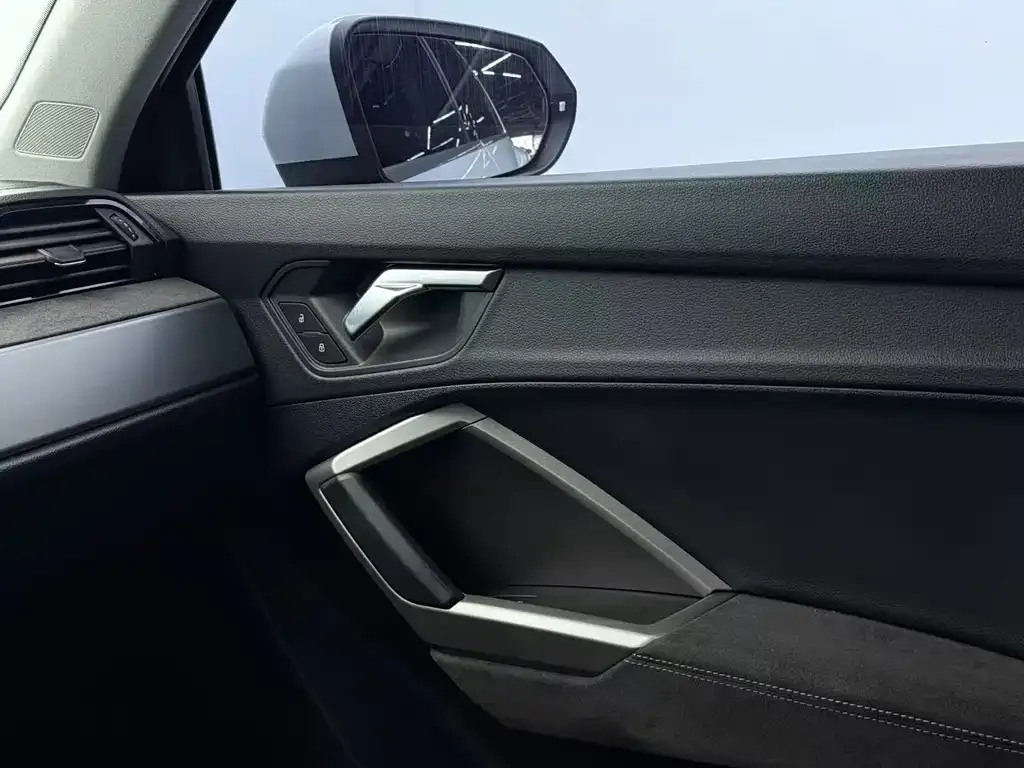 Audi Q3 2021 из CN, фото 6