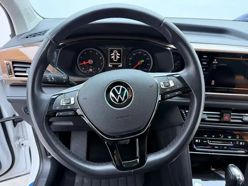 Volkswagen Tharu — фото 10