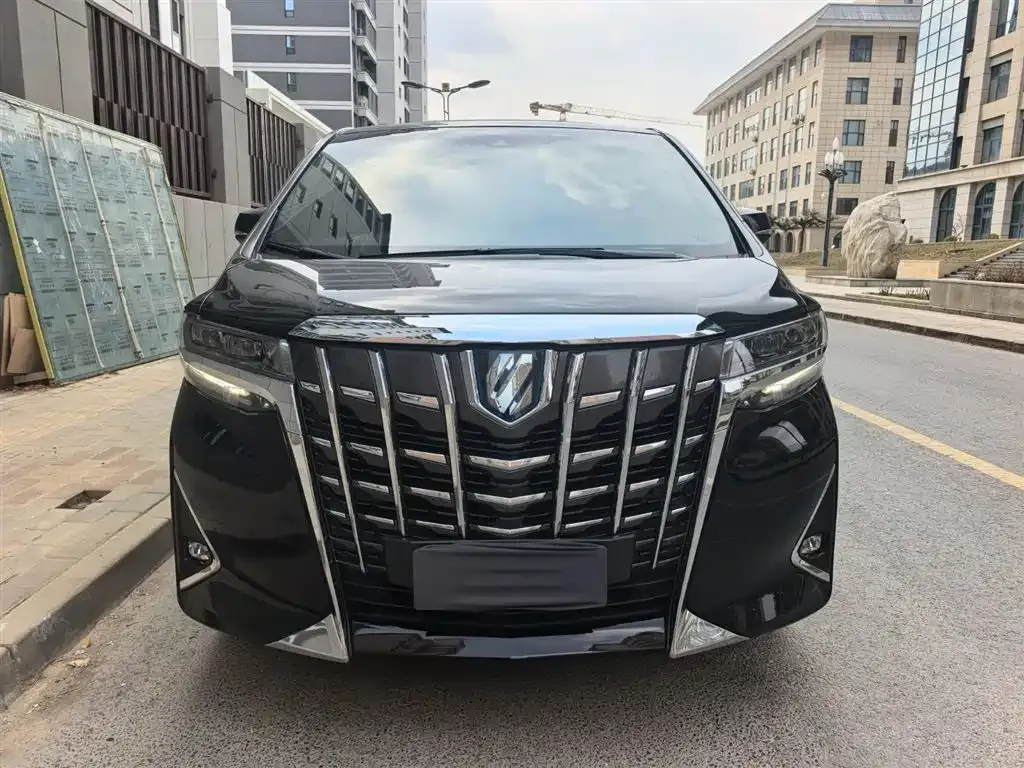 Toyota Alphard — фото 5