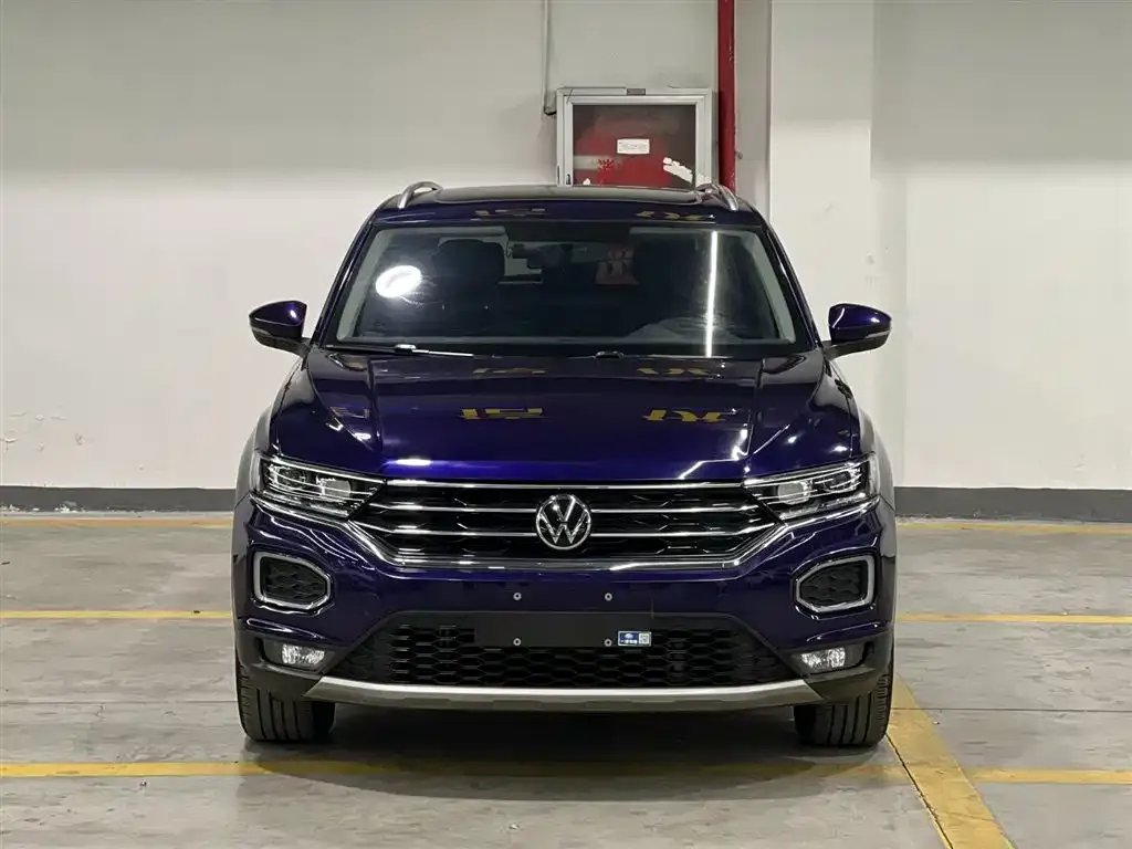 Volkswagen T-Roc — фото 10