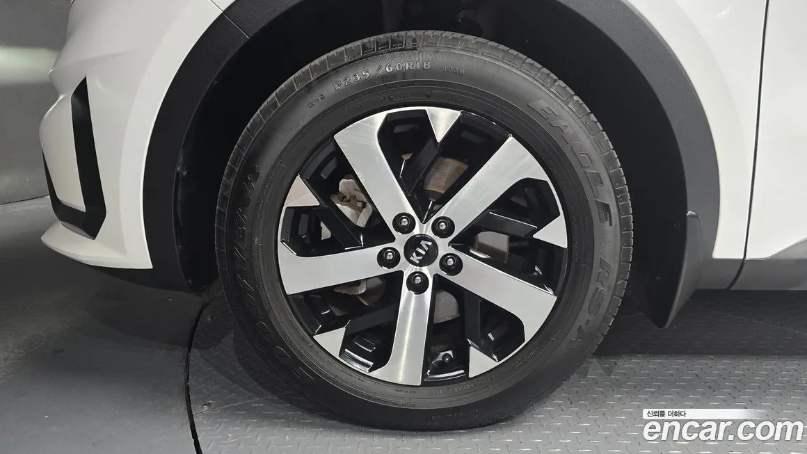 Kia Sorento — фото 10