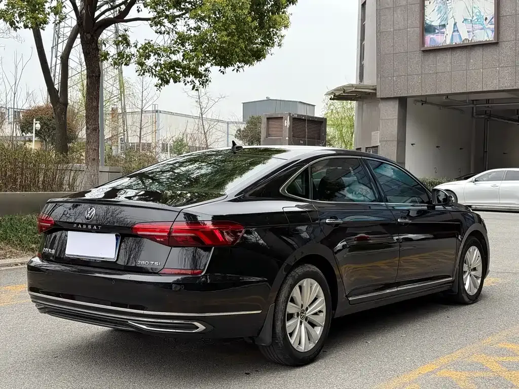 Volkswagen Passat — фото 7