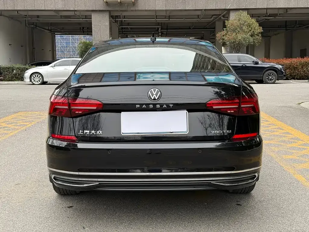 Volkswagen Passat — фото 9