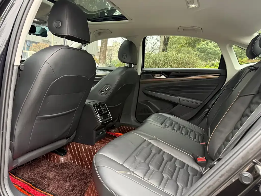 Volkswagen Passat — фото 4