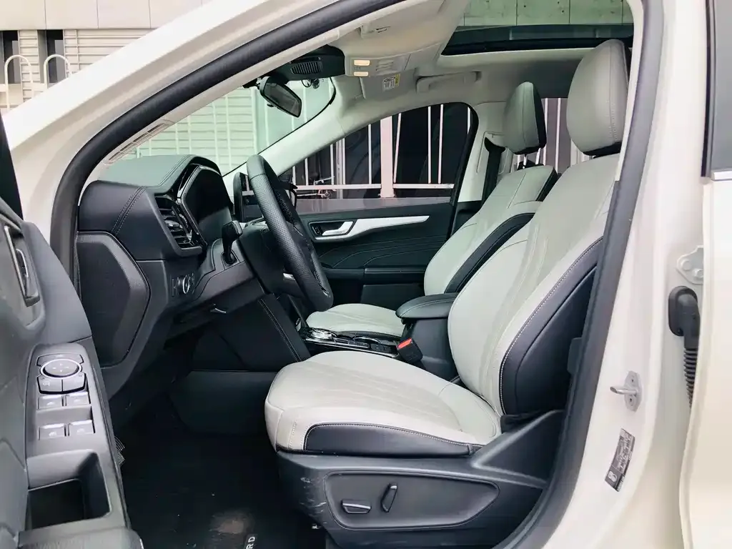 Ford Escape 2024 из CN, фото 5