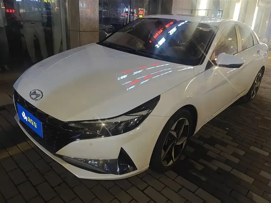 Hyundai Elantra 2023 из CN, фото 1