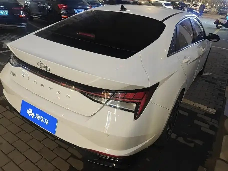 Hyundai Elantra 2023 из CN, фото 9