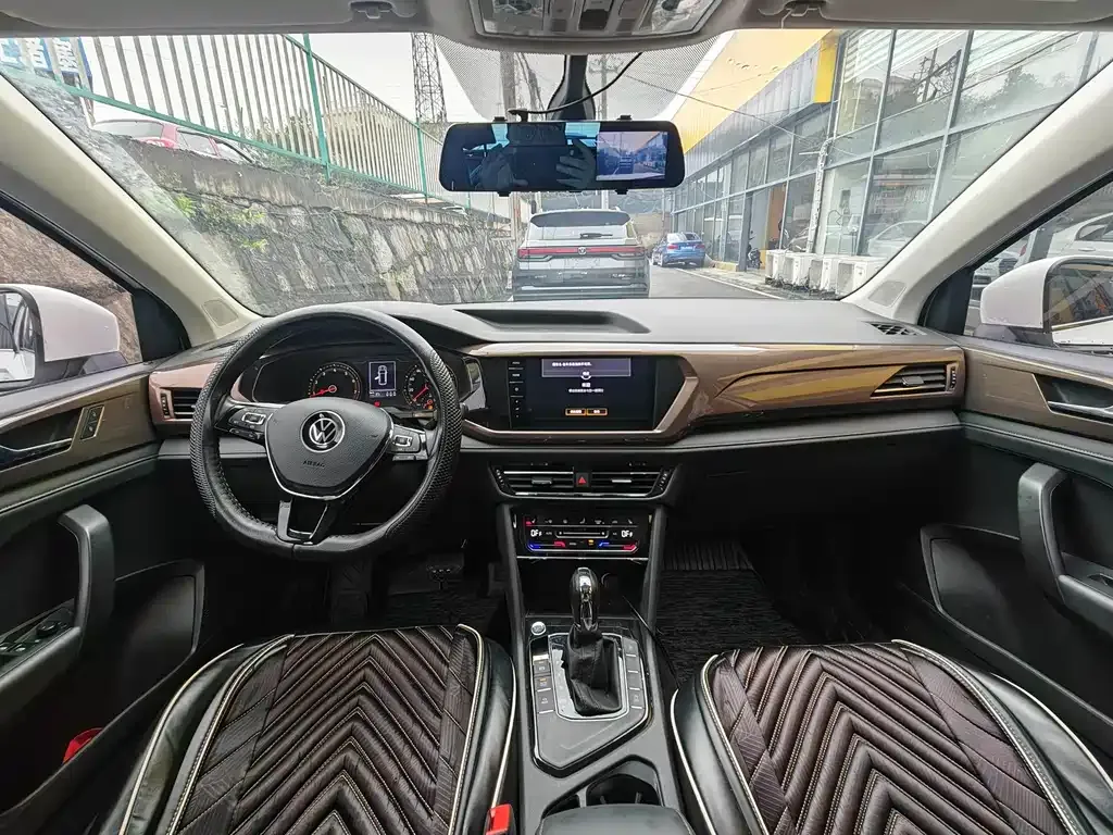 Volkswagen Tharu — фото 6
