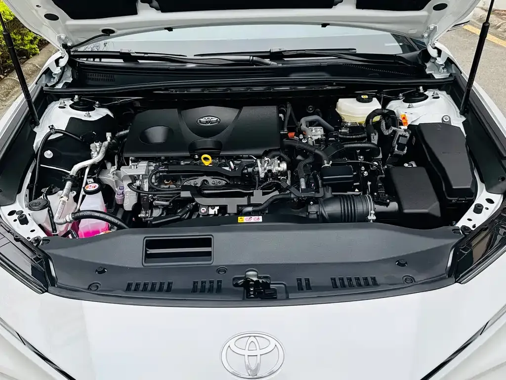 Toyota Camry — фото 5