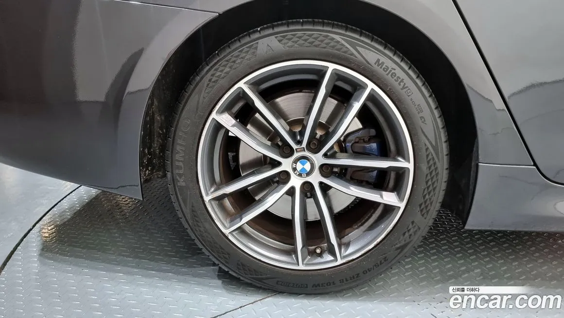 BMW 5-Series 2021 из KR, фото 3