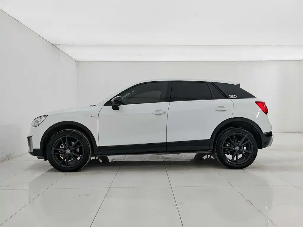 Audi Q2L 2021 из CN, фото 4