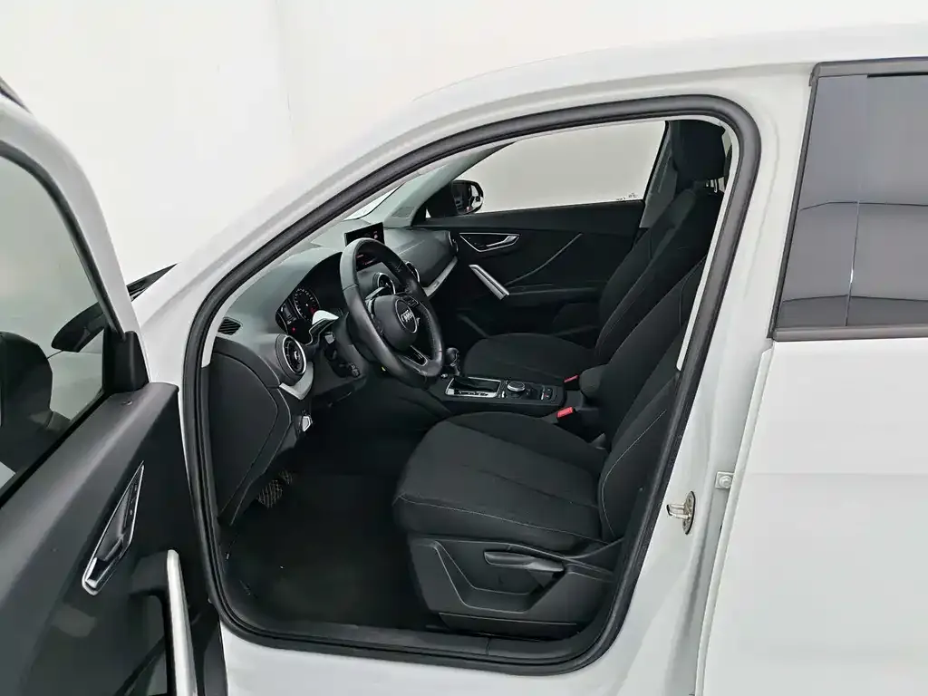 Audi Q2L 2021 из CN, фото 2