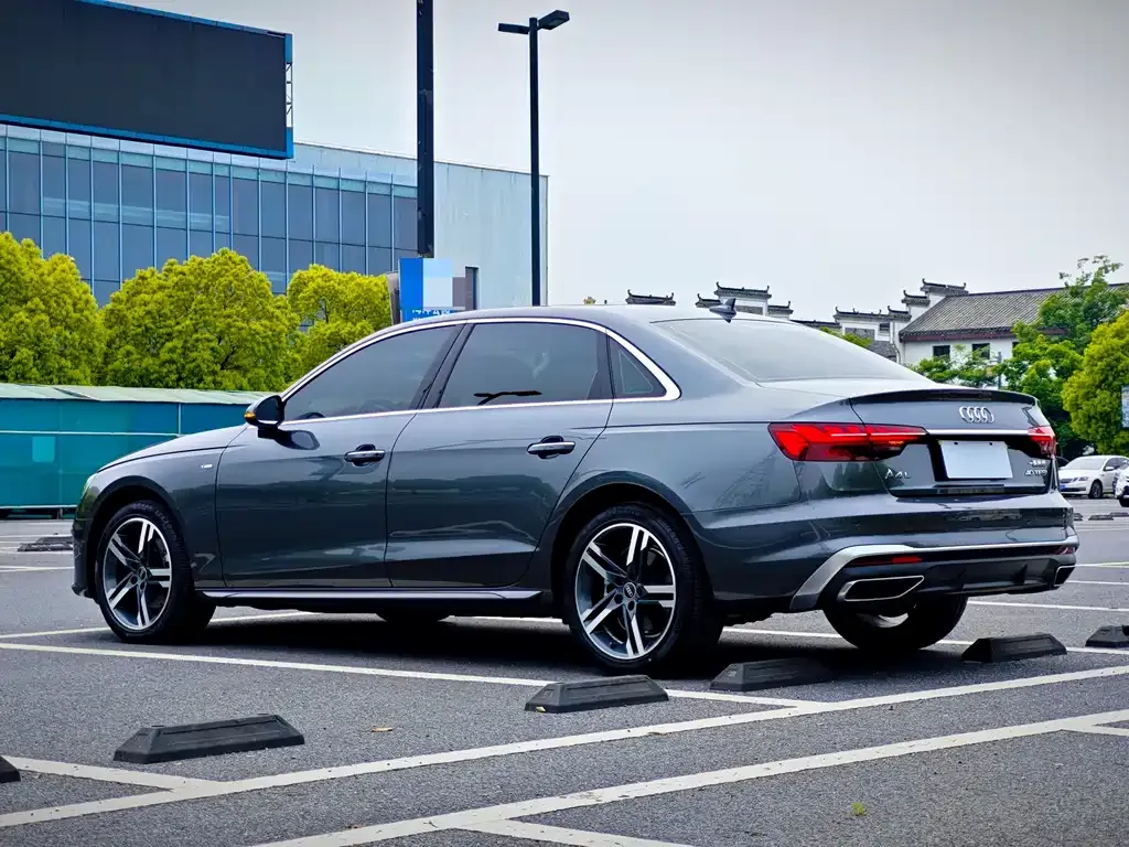 Audi A4L — фото 3