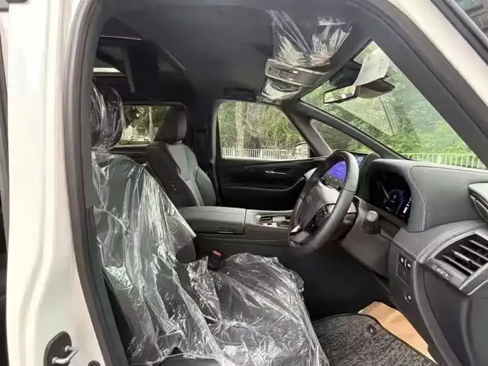 Toyota Alphard — фото 6