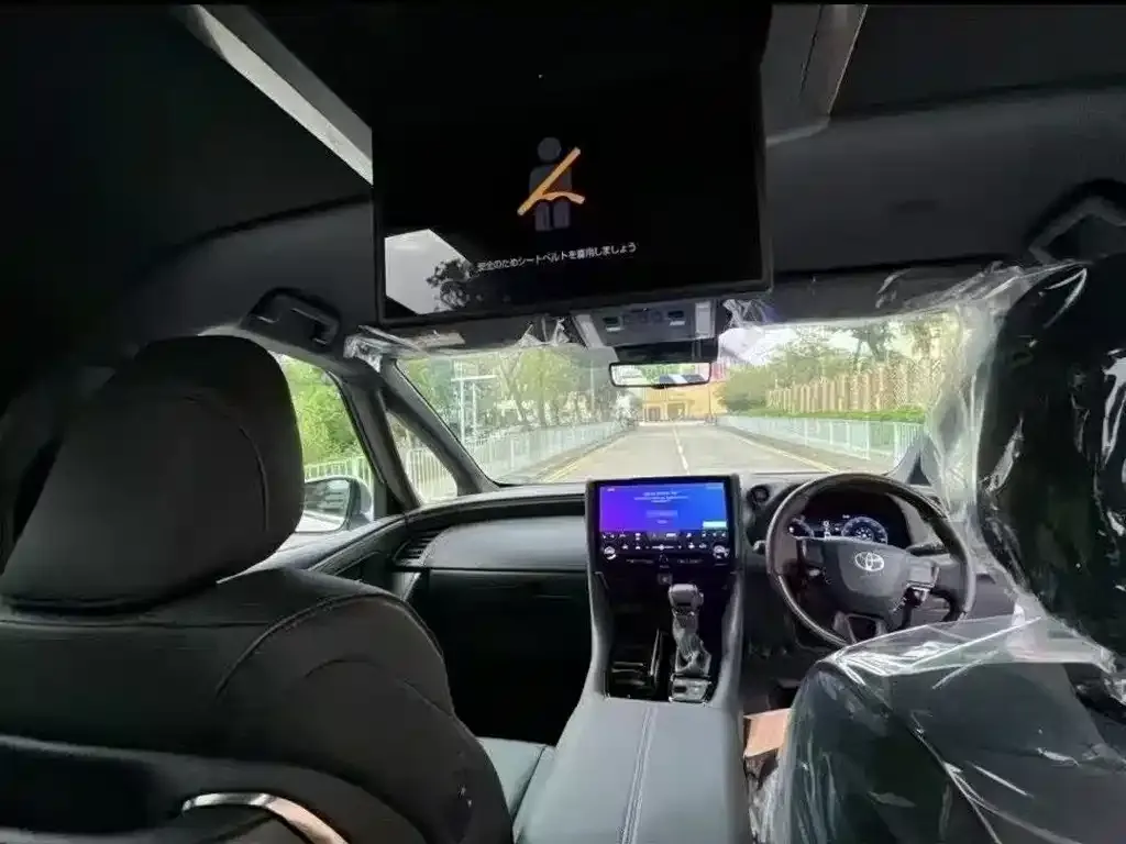 Toyota Alphard — фото 2