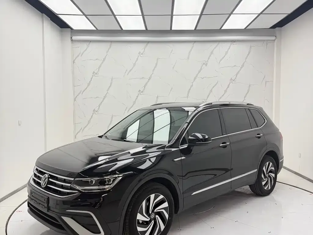 Volkswagen Tiguan L 2023 из CN, фото 1