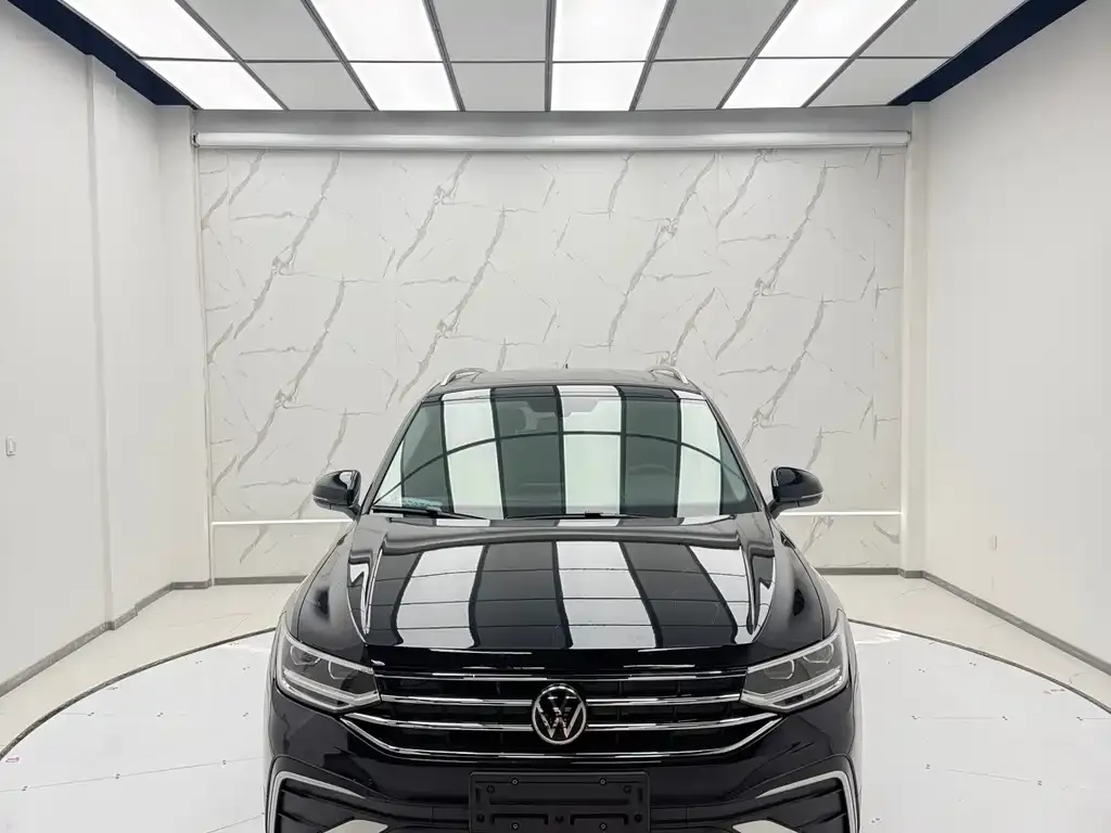 Volkswagen Tiguan L 2023 из CN, фото 6