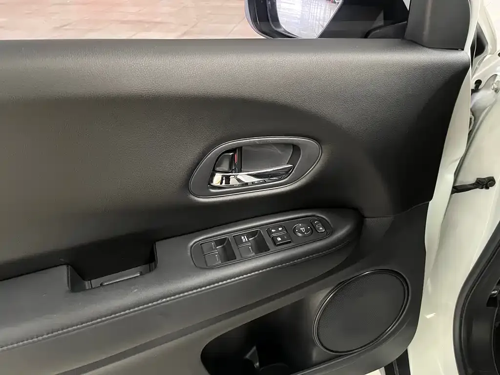Honda Vezel 2021 из CN, фото 4