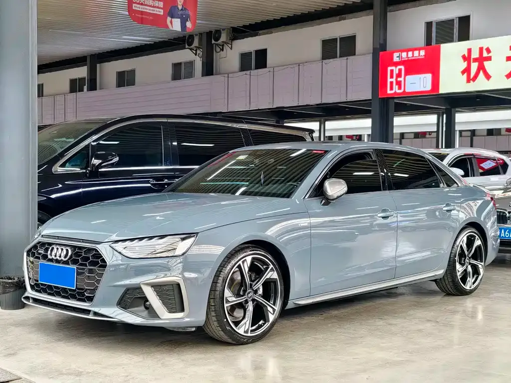 Audi A4L 2022 из CN, фото 1