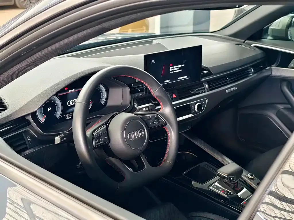 Audi A4L 2022 из CN, фото 10