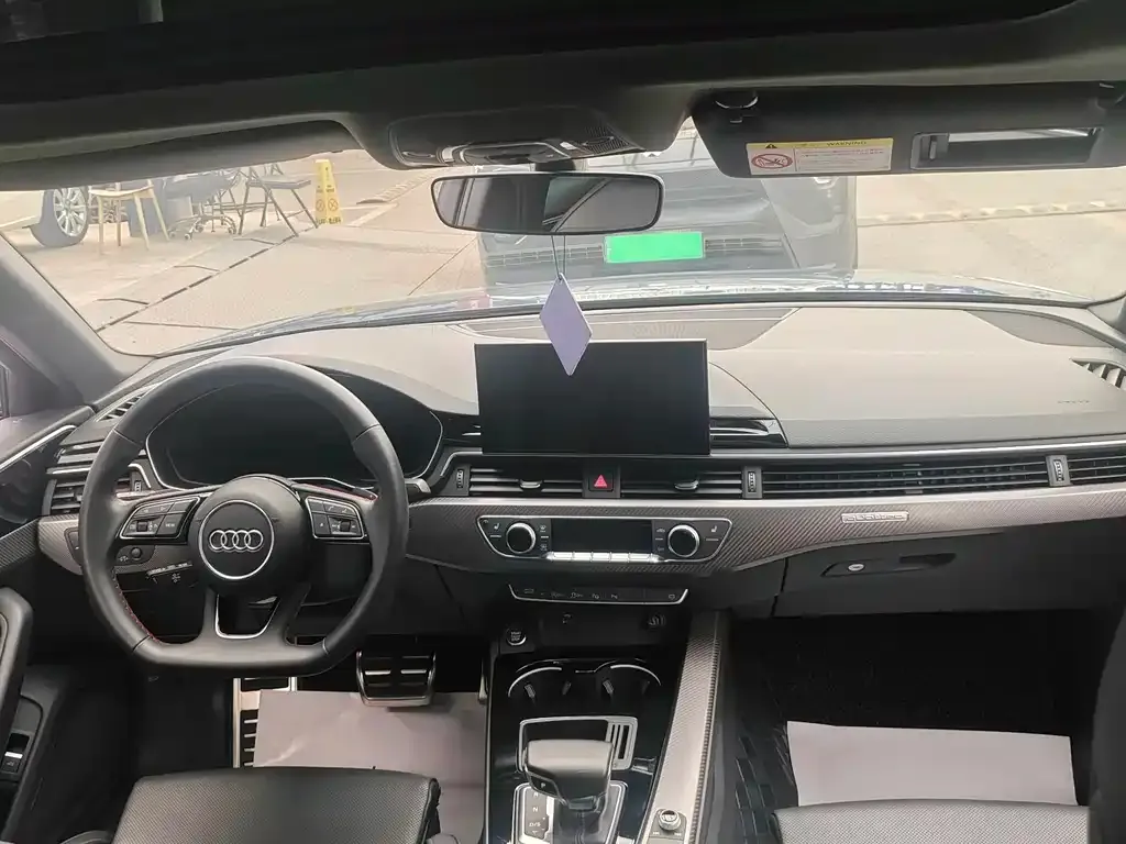 Audi A4L 2022 из CN, фото 8