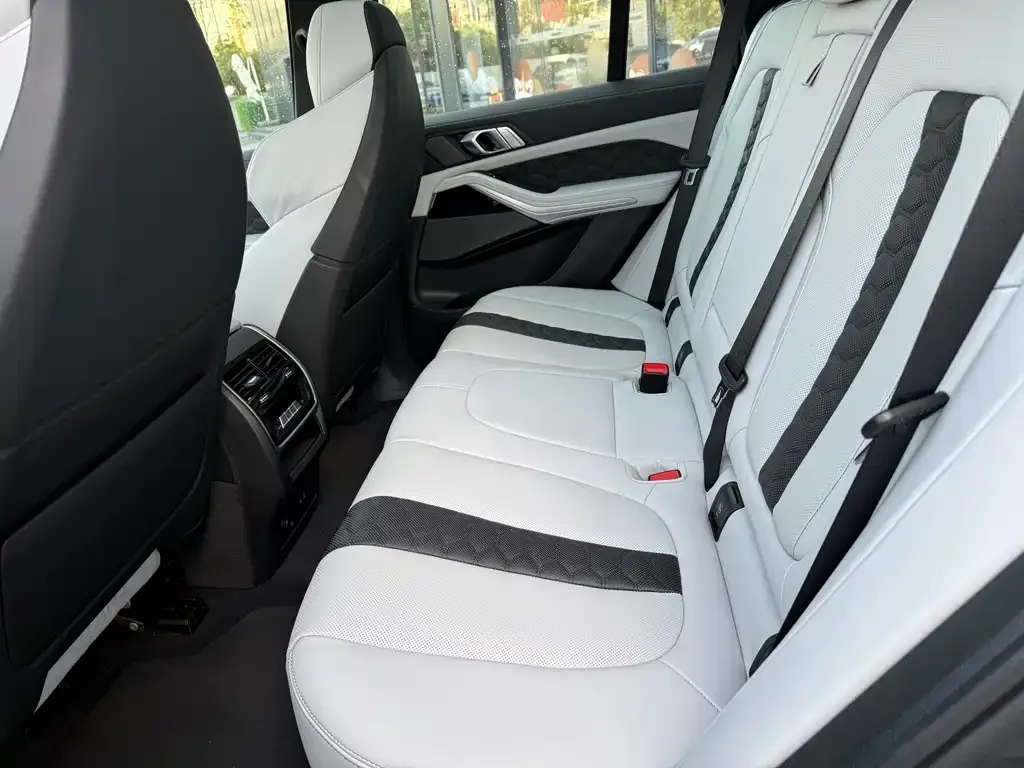BMW X5 M 2025 из CN, фото 2