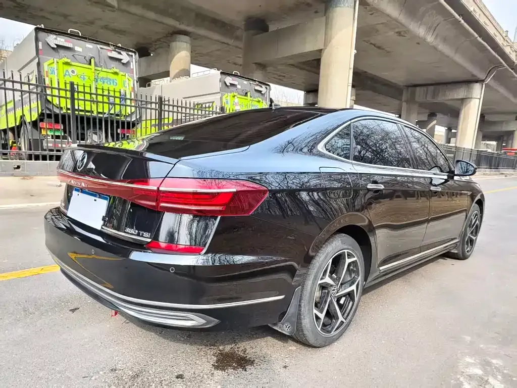 Volkswagen Passat — фото 8