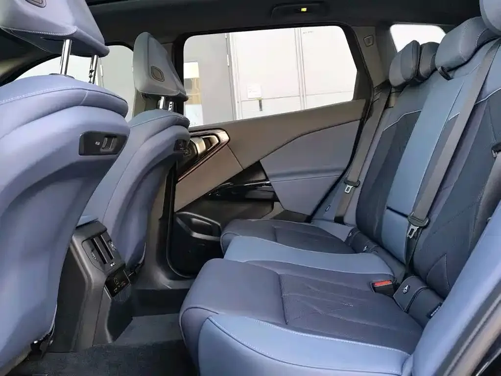 BMW X3 2025 из CN, фото 2