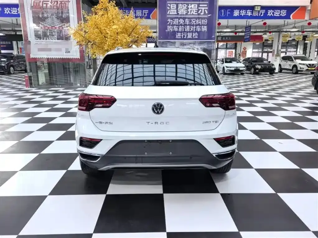 Volkswagen T-Roc — фото 10