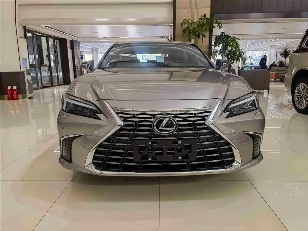 Lexus ES 2025 из CN, фото 5