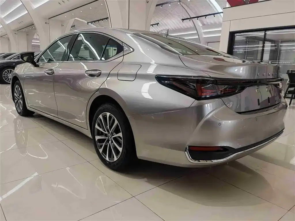 Lexus ES 2025 из CN, фото 3