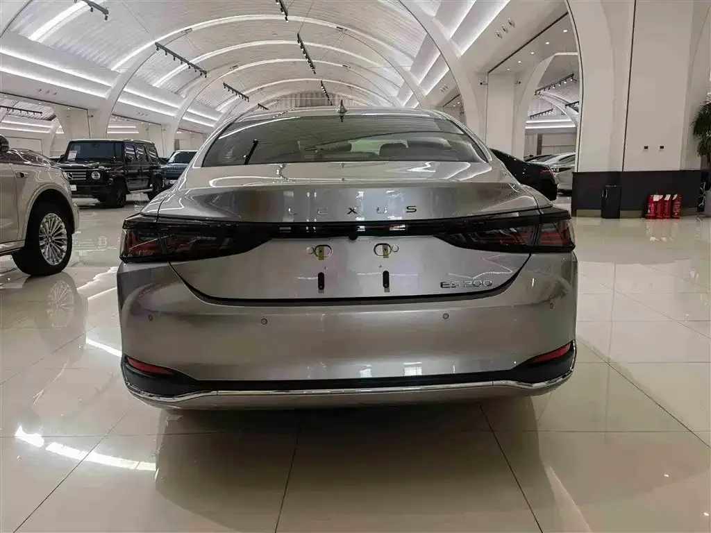Lexus ES 2025 из CN, фото 2