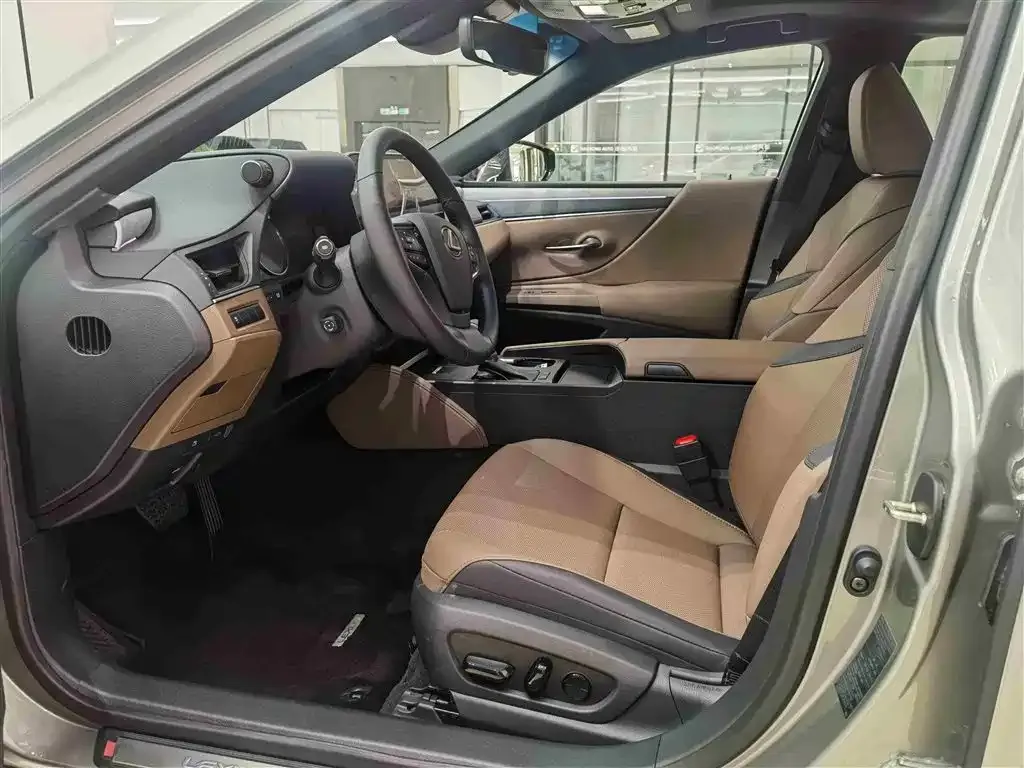 Lexus ES 2025 из CN, фото 4