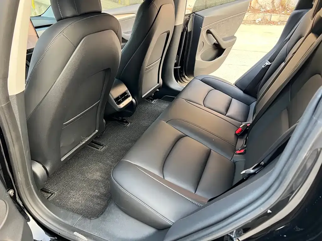 Tesla Model 3 — фото 2