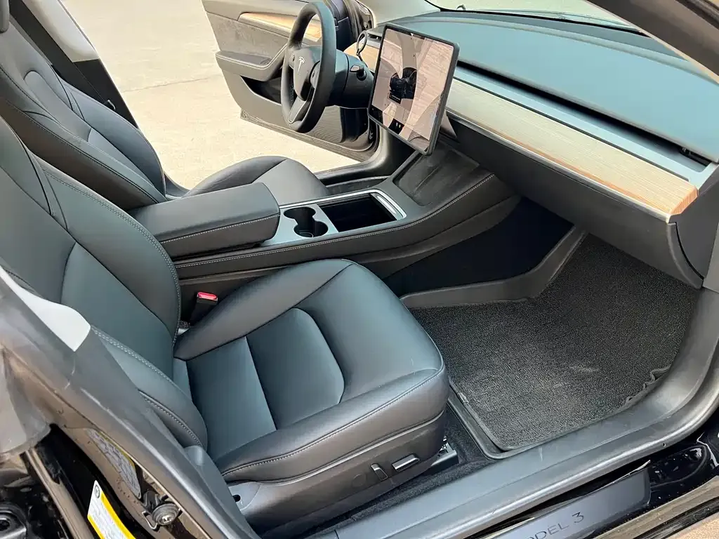 Tesla Model 3 — фото 6