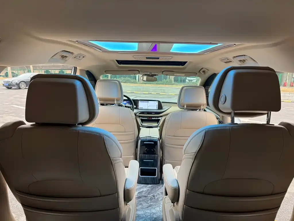 Buick GL8 Hybrid — фото 10