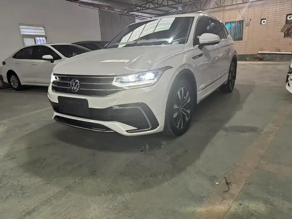 Volkswagen Tiguan L 2023 из CN, фото 1