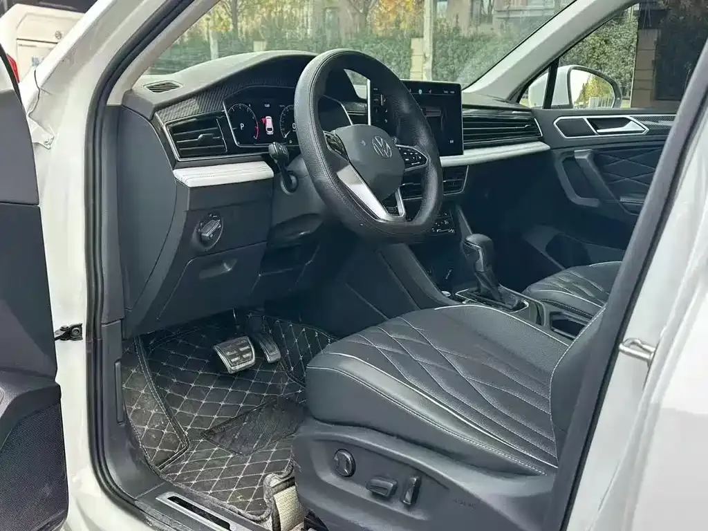 Volkswagen Tiguan L 2023 из CN, фото 2