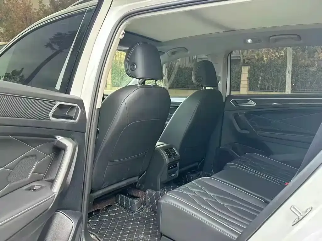 Volkswagen Tiguan L 2023 из CN, фото 6