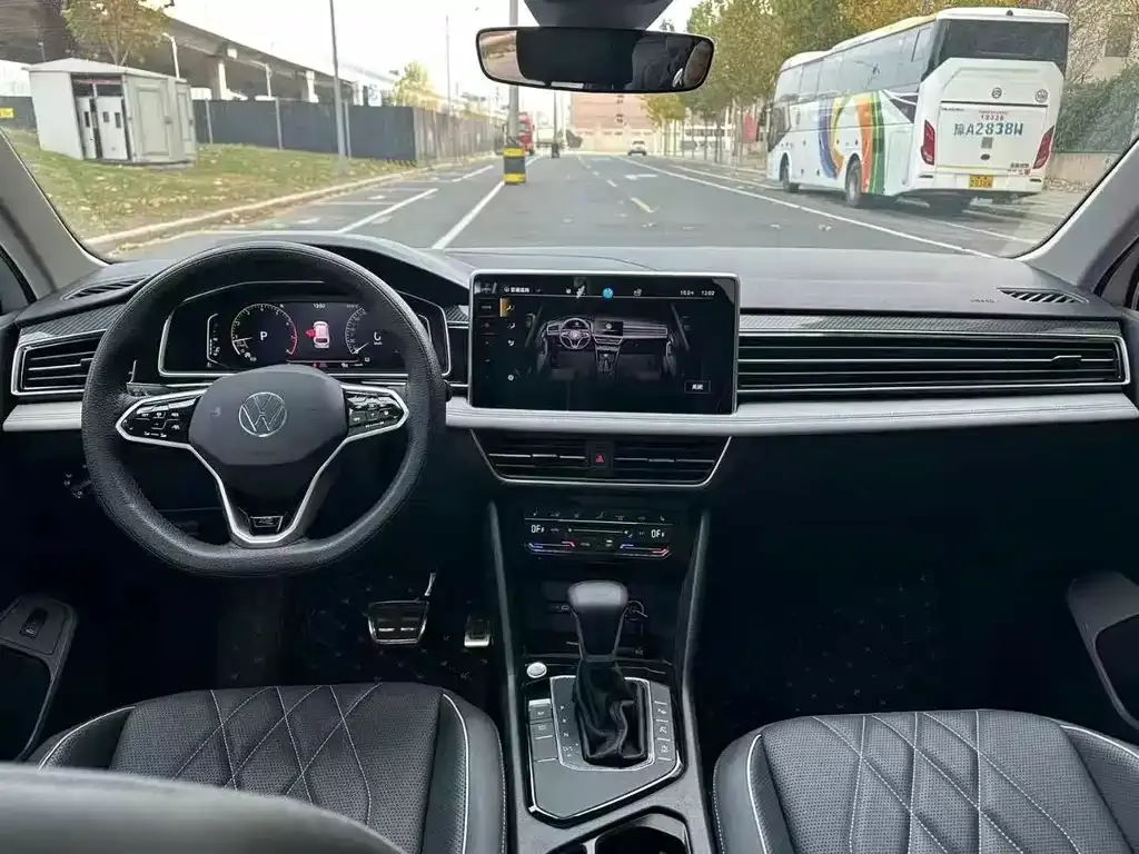 Volkswagen Tiguan L 2023 из CN, фото 7