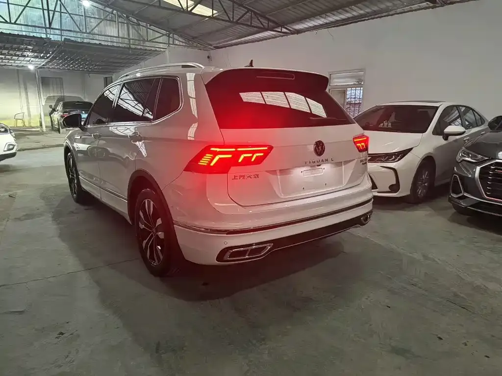Volkswagen Tiguan L 2023 из CN, фото 9