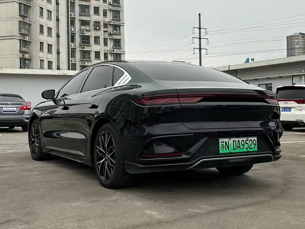 BYD Han — фото 10