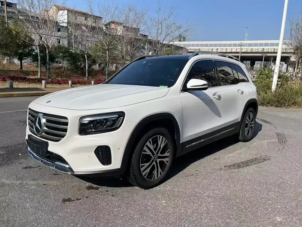 Mercedes-Benz GLB — фото 1