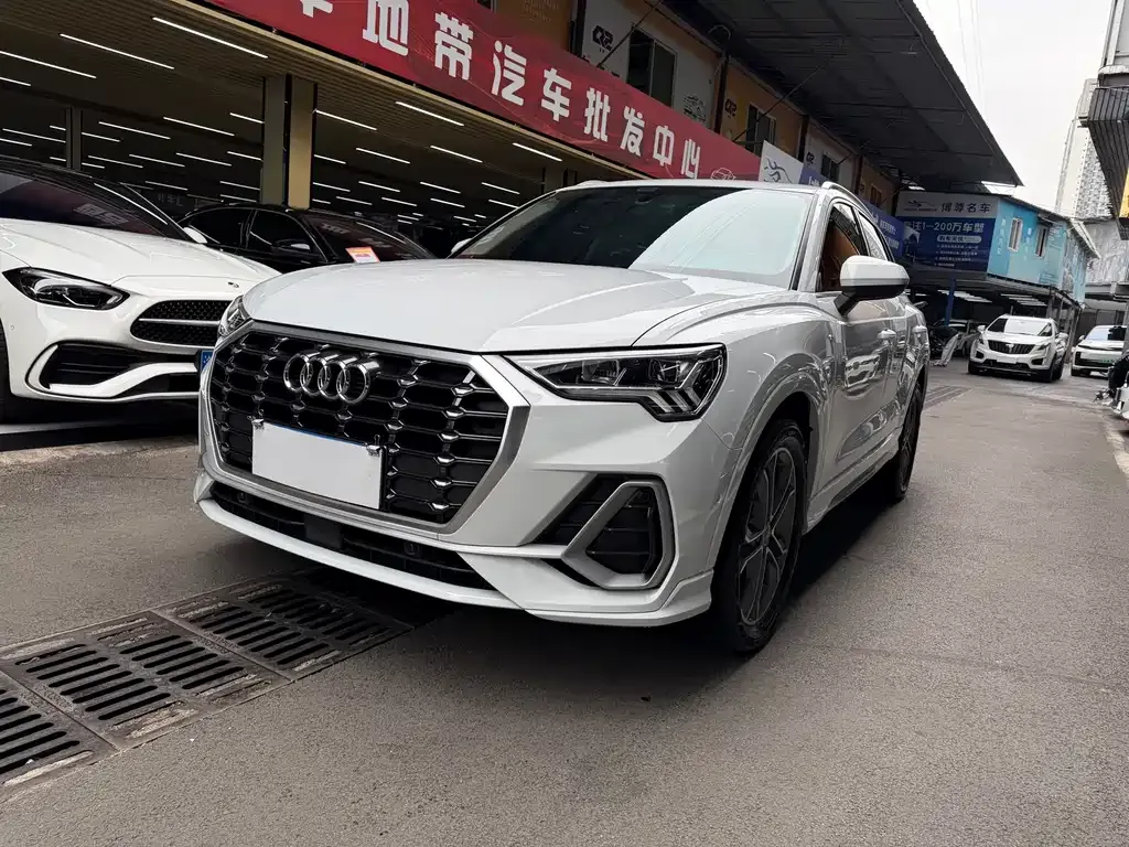 Audi Q3 2022 из CN, фото 1