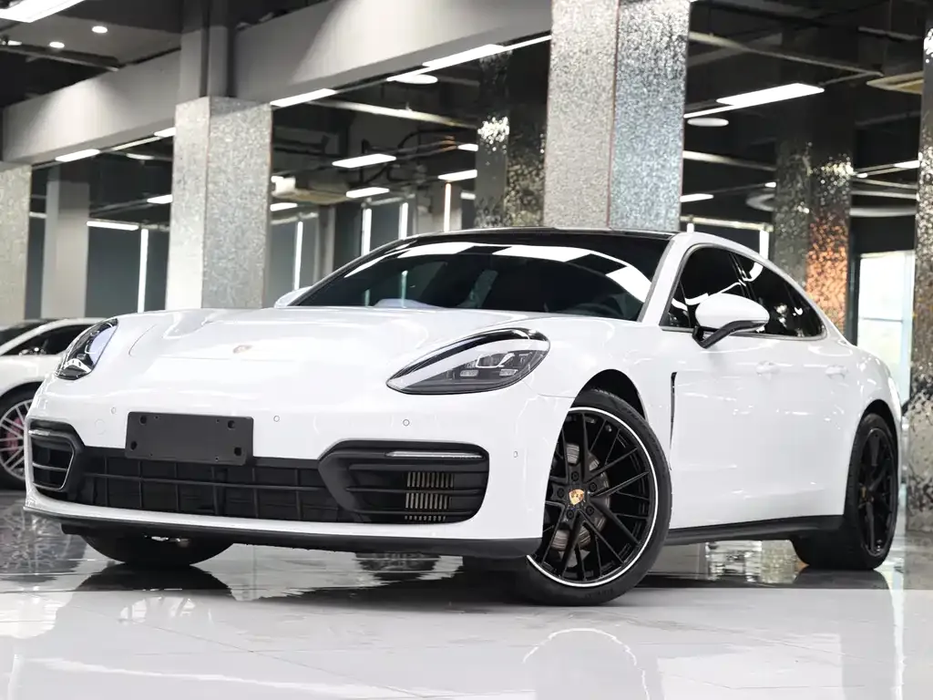 Porsche Panamera — фото 1