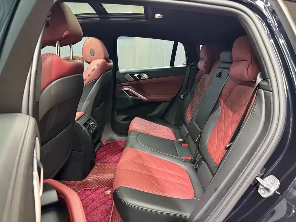 BMW X6 2023 из CN, фото 2