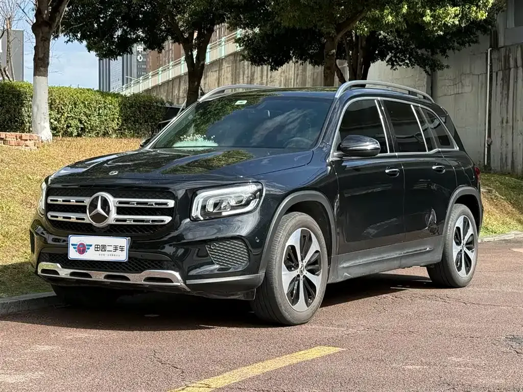Mercedes-Benz GLB — фото 1