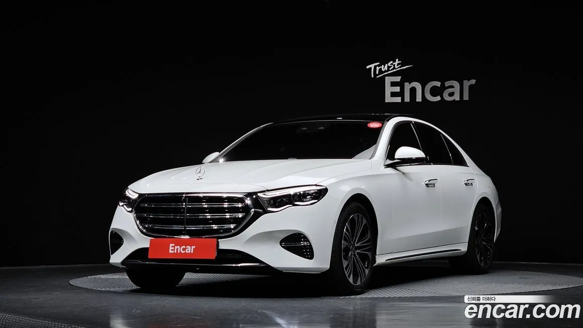 Mercedes-Benz E-Class — фото 1
